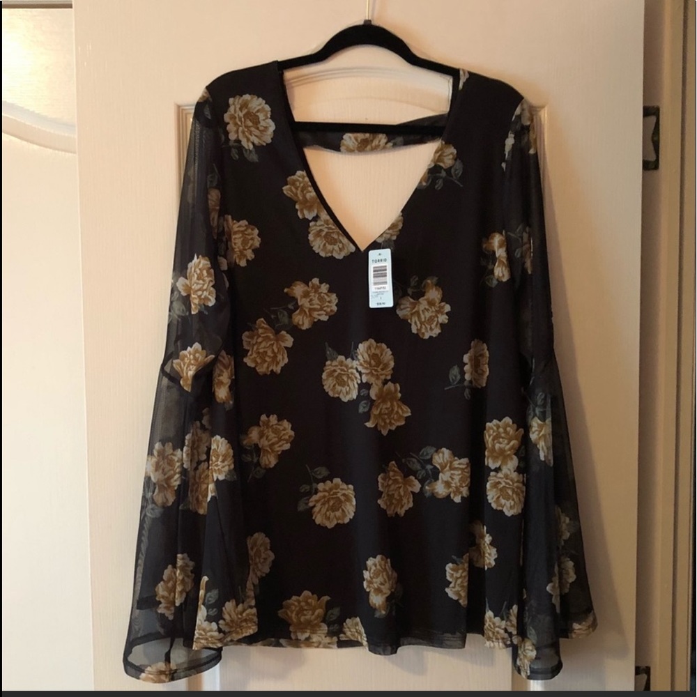 NWT... Torrid Blouse